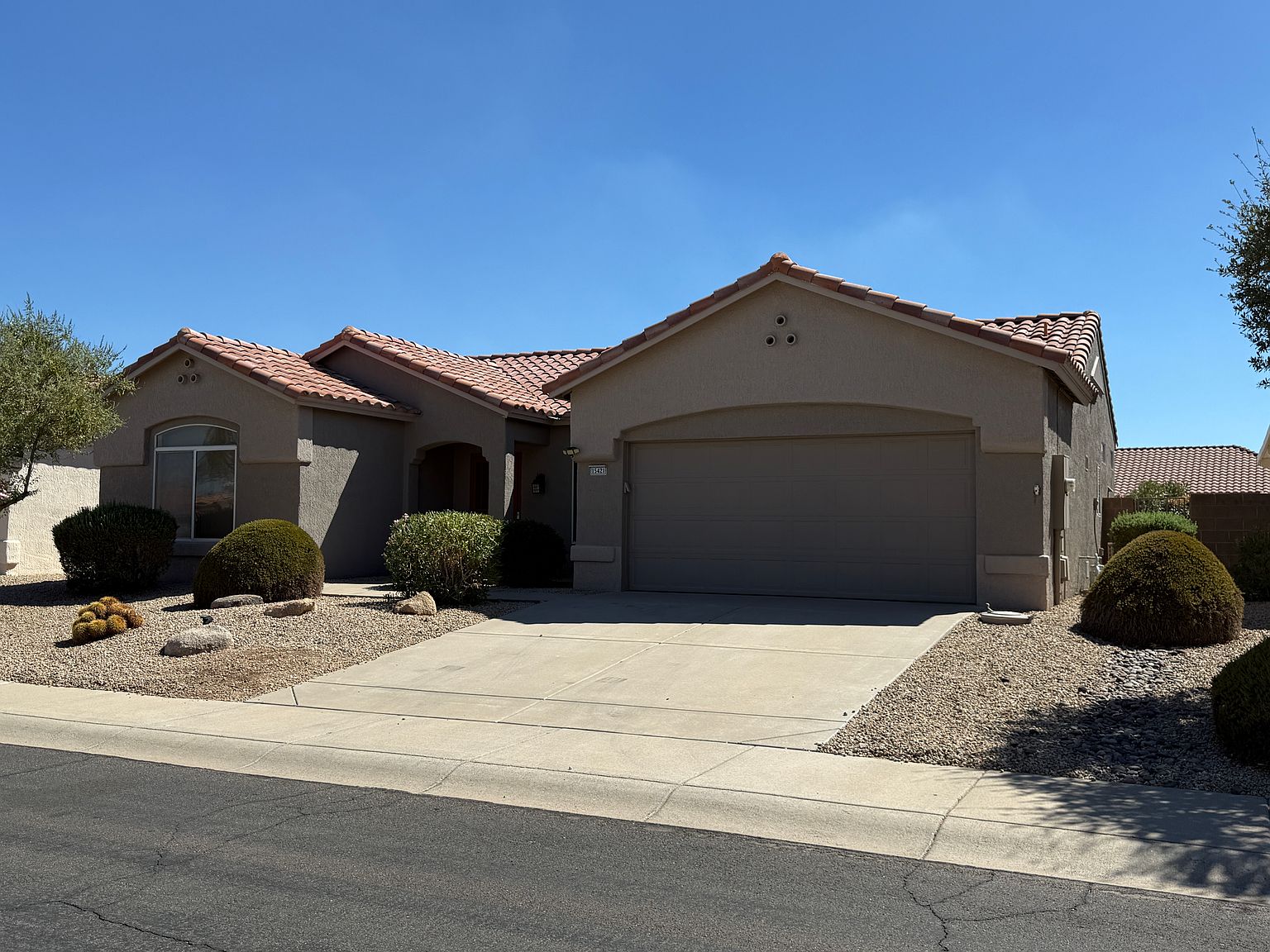 15421 W Via Montoya photo 3
