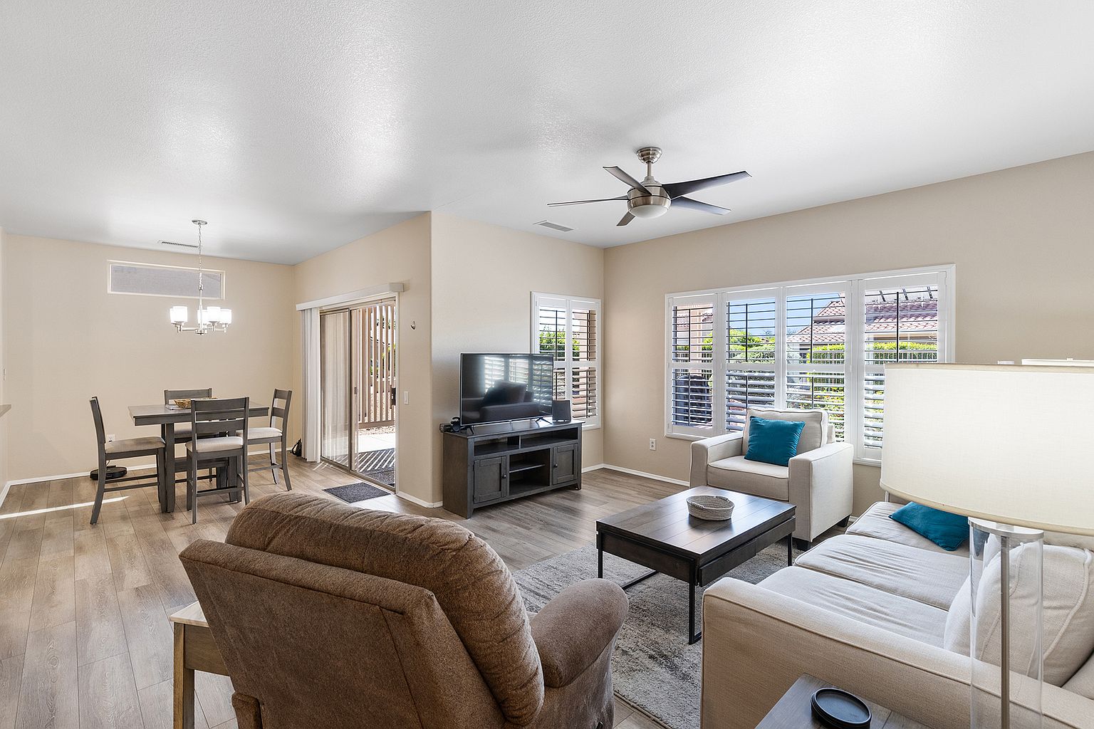 15573 W Vista Grande Ln photo 2