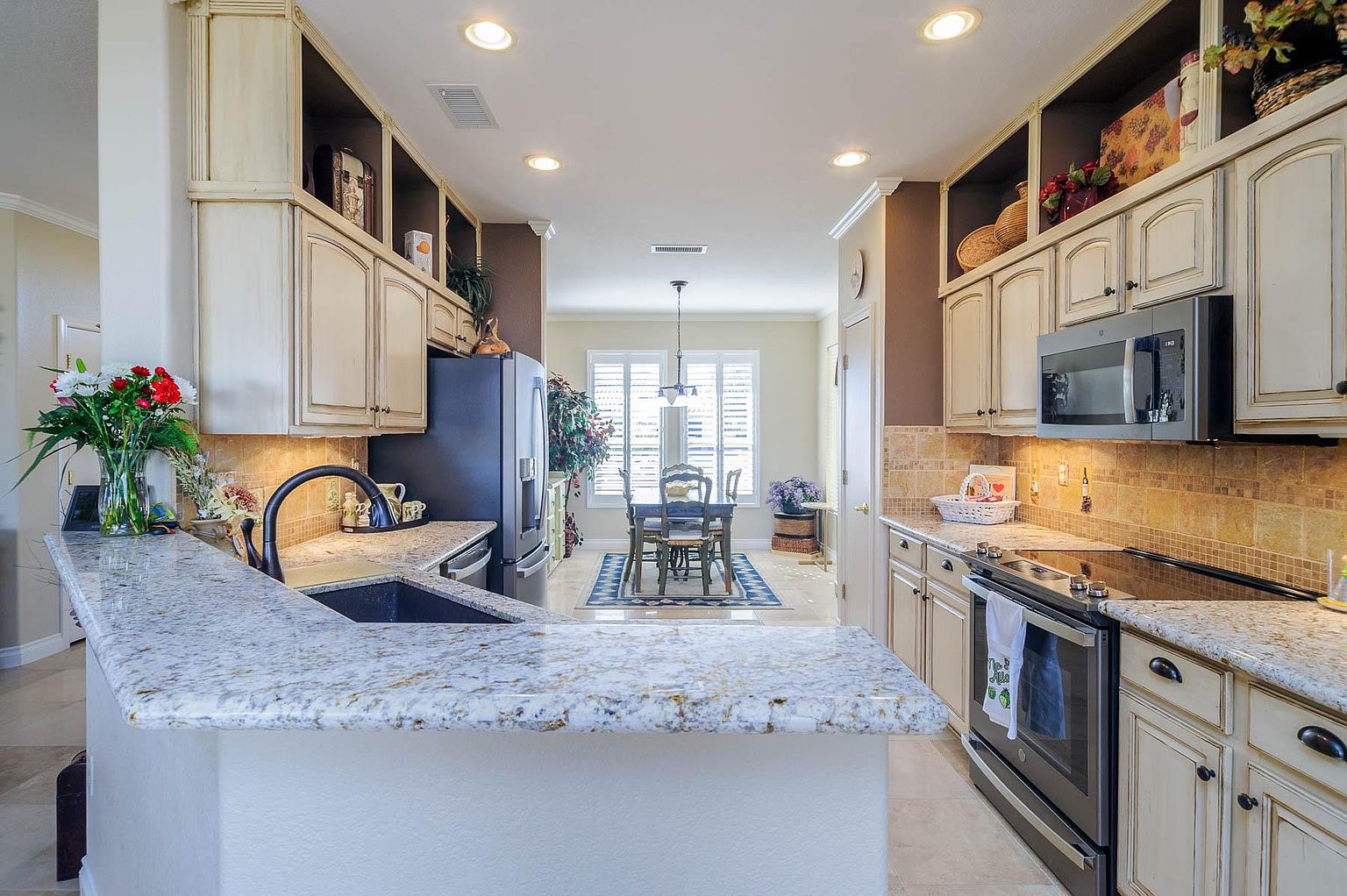 16300 W Desert Winds Dr photo 4