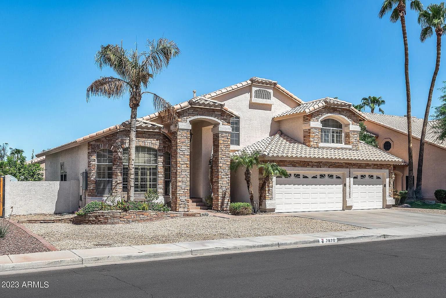 7879 W Kerry Ln photo 2