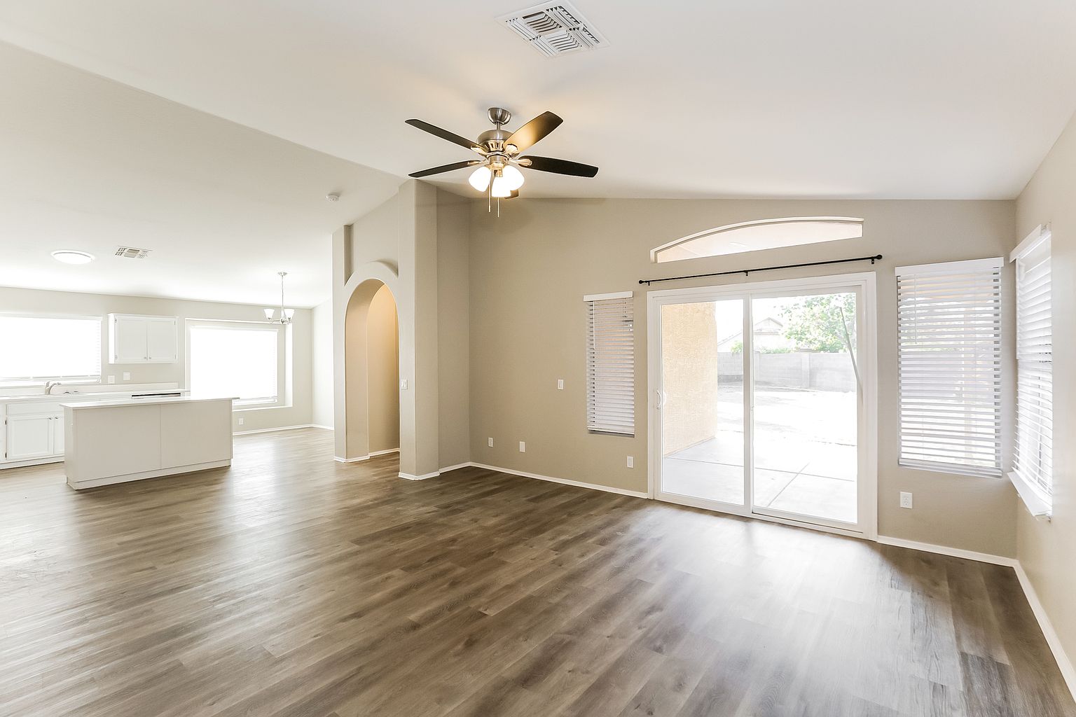 8473 W Audrey Ln photo 4