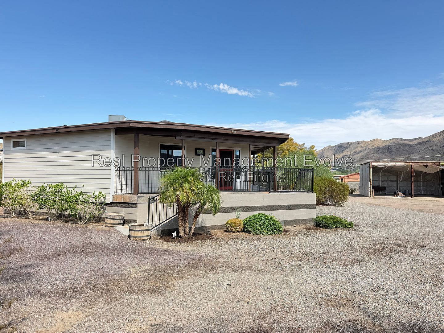 4213 W Cheyenne Dr photo 3