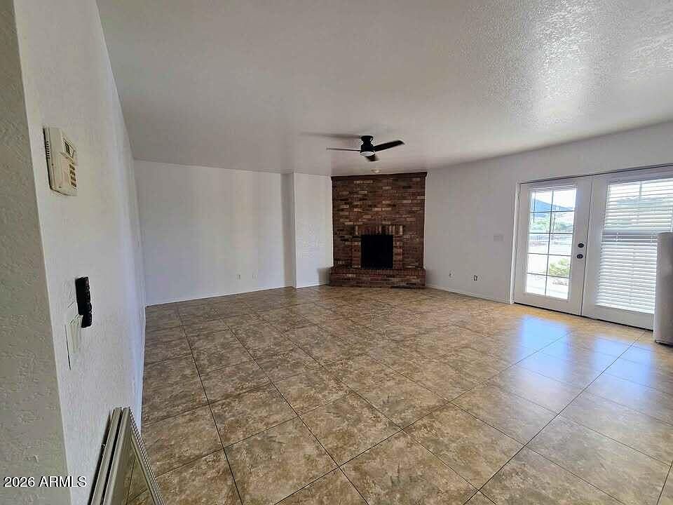 4012 W Carver Rd photo 4