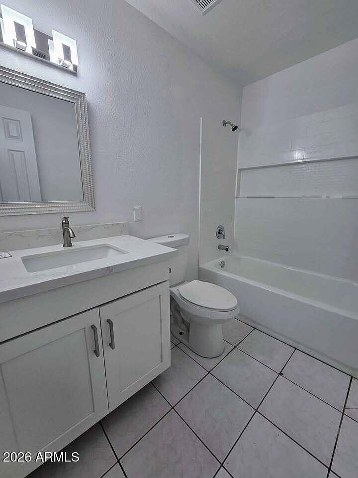 4012 W Carver Rd photo 5