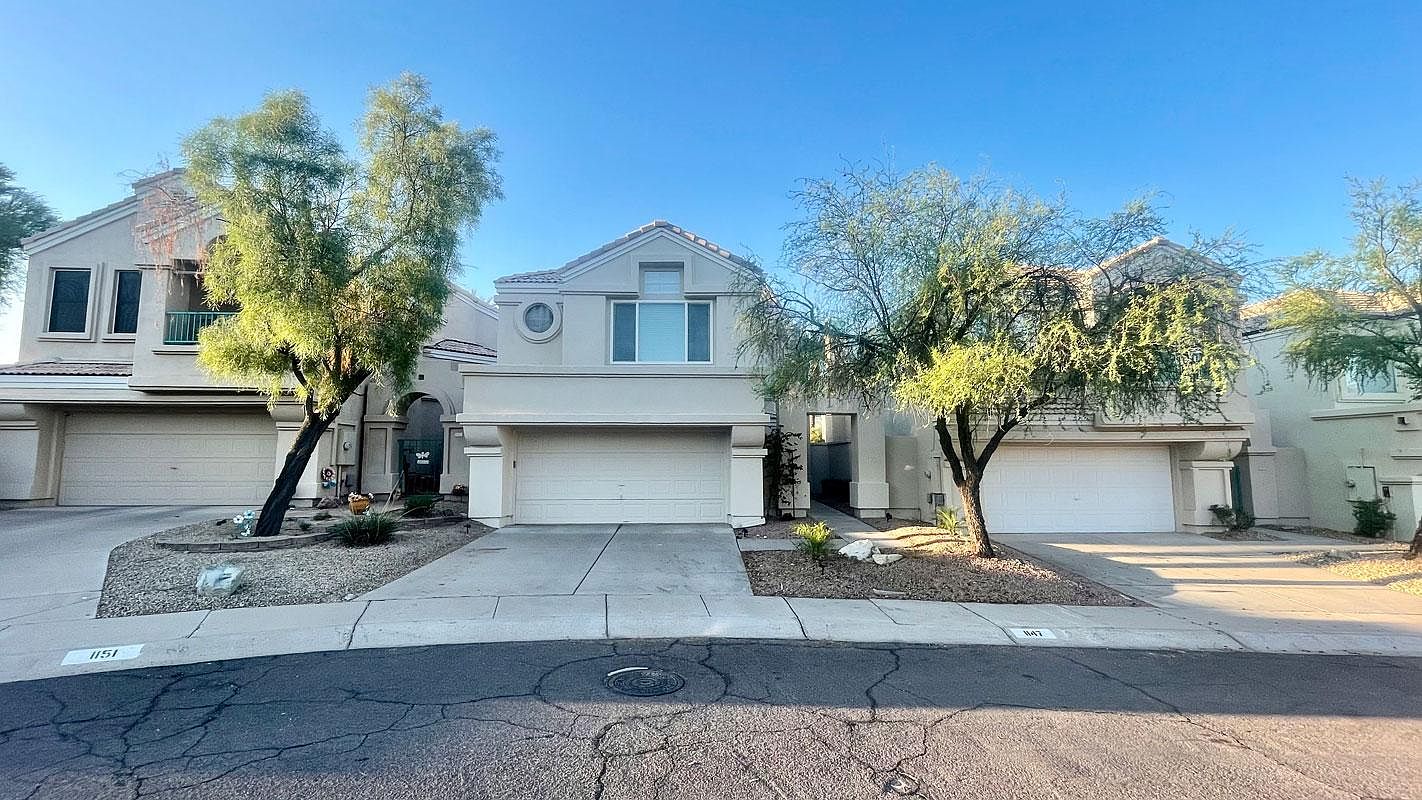 1147 E Amberwood Dr photo 2