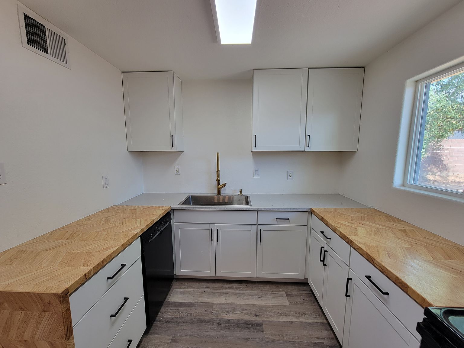 111 W Buist Ave photo 3