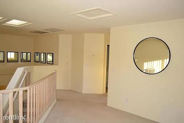 1346 E Goldenrod St photo 4