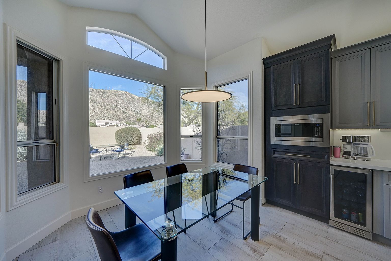 820 E Mountain Sage Dr photo 2