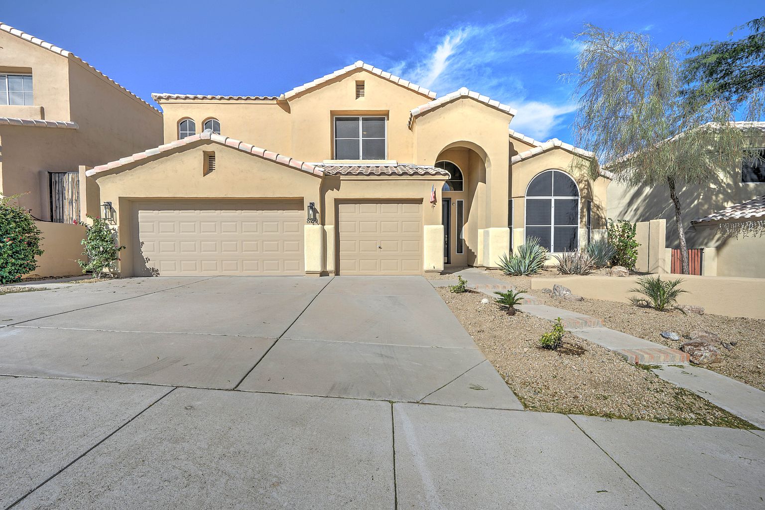 820 E Mountain Sage Dr photo 5