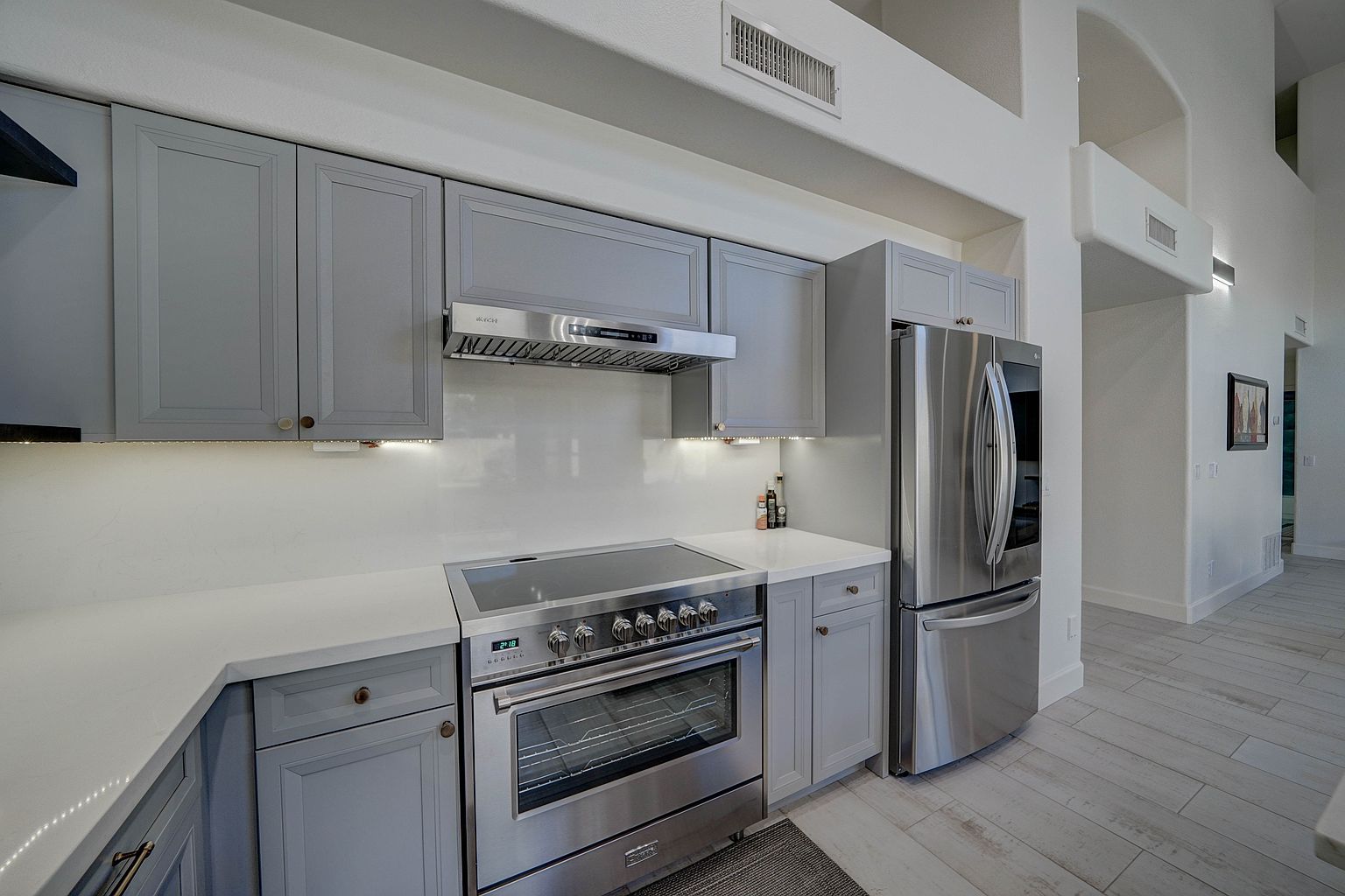 820 E Mountain Sage Dr photo 3