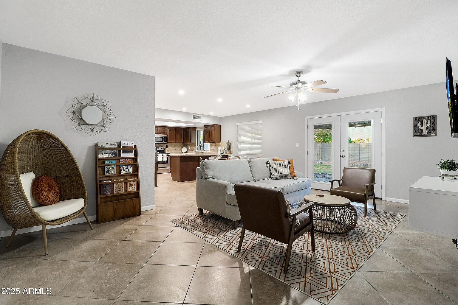 5803 S Kenwood Ln Tempe, AZ 85283 photo 4