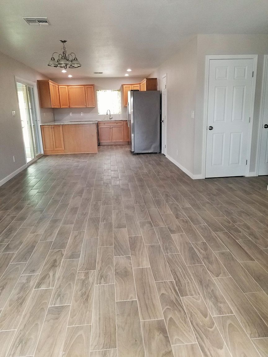 1900 E Watson Dr photo 4