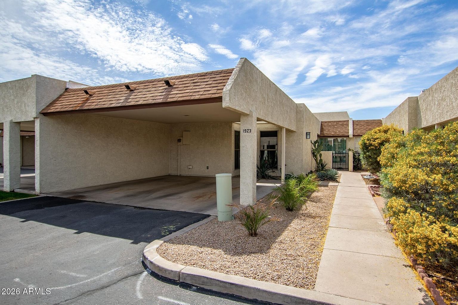 1923 E Duke Dr Tempe, AZ 85283 photo 3