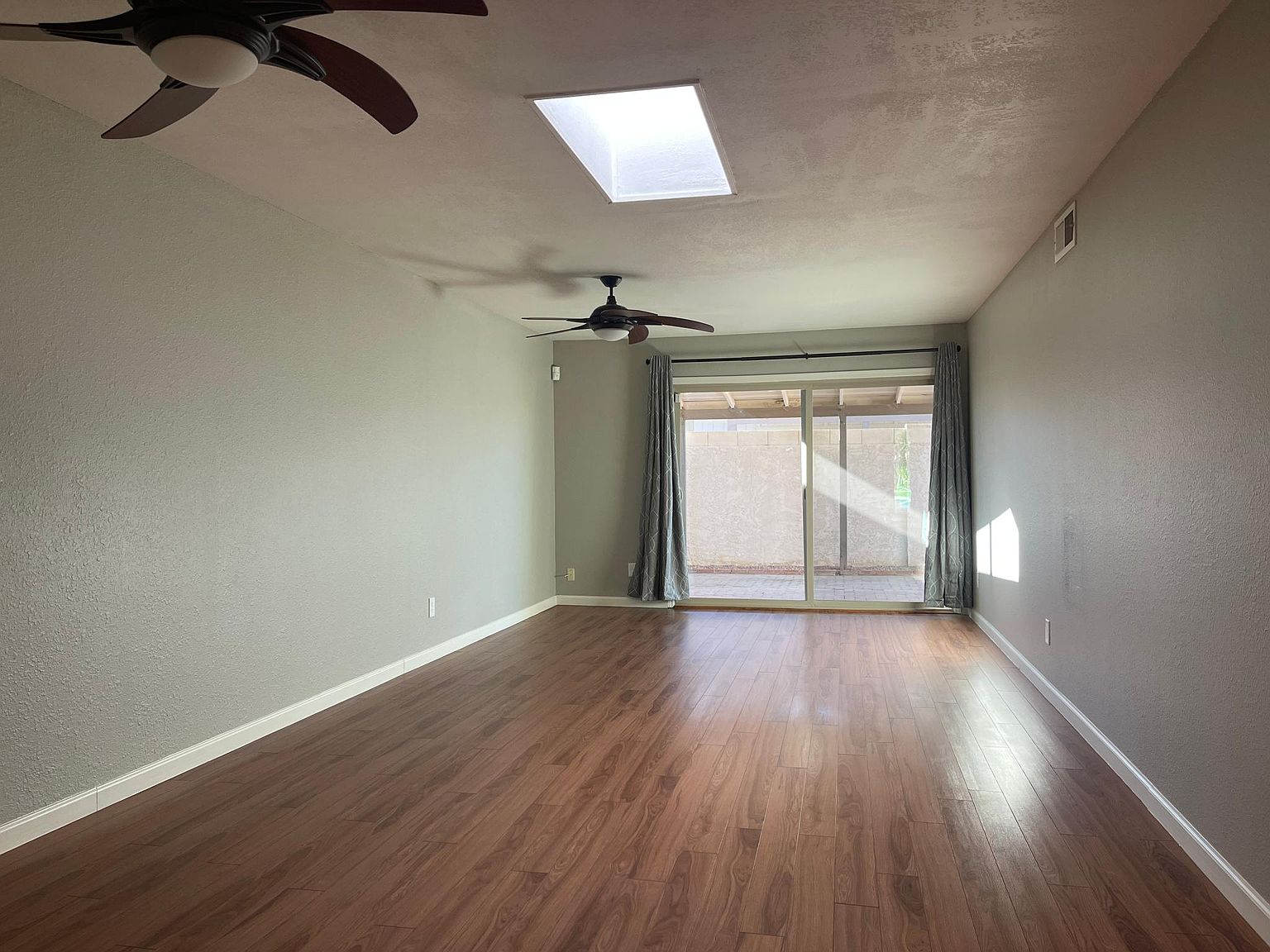 545 W Colgate Dr photo 5