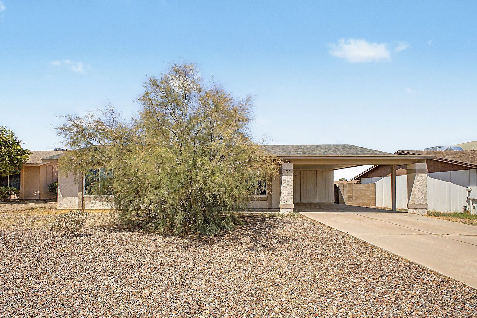 932 W Libra Dr photo 2