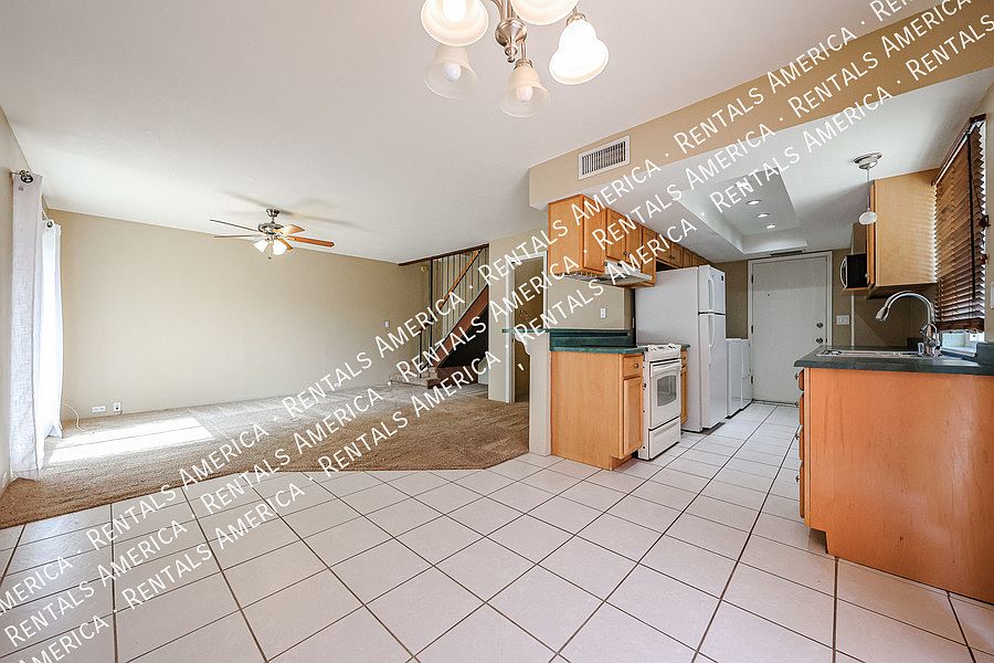 4809 E Euclid Ave photo 2