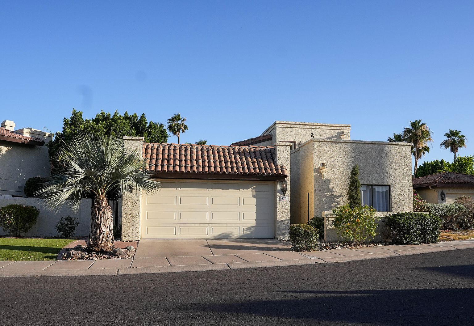 4621 E Valley View Dr photo 2