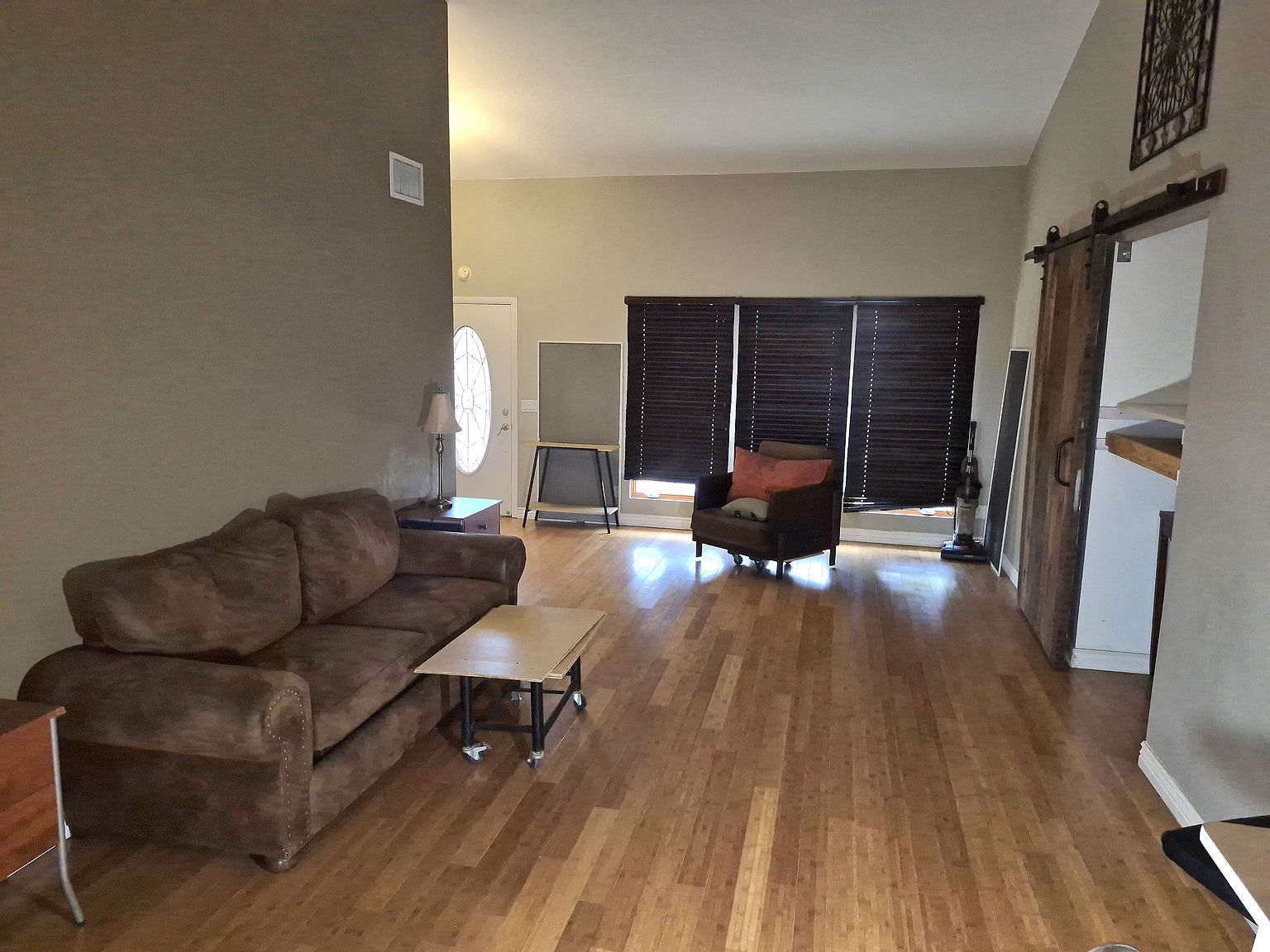 4609 E Pearce Rd photo 4