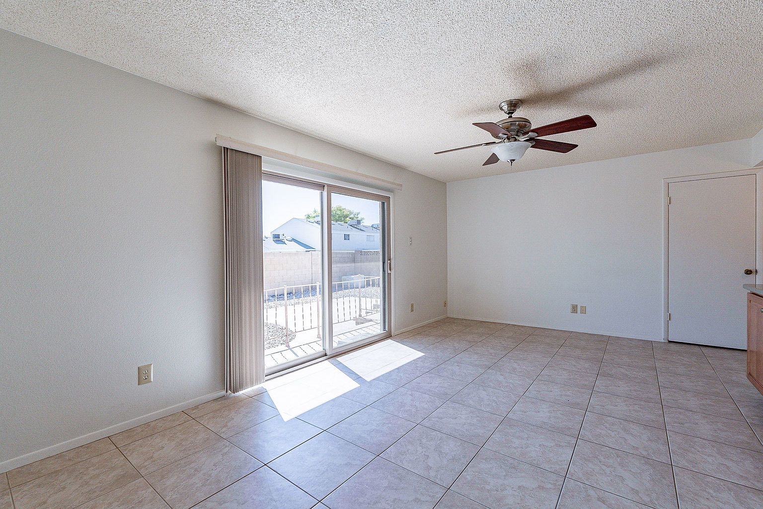 6413 S College Ave Tempe, AZ 85283 photo 4