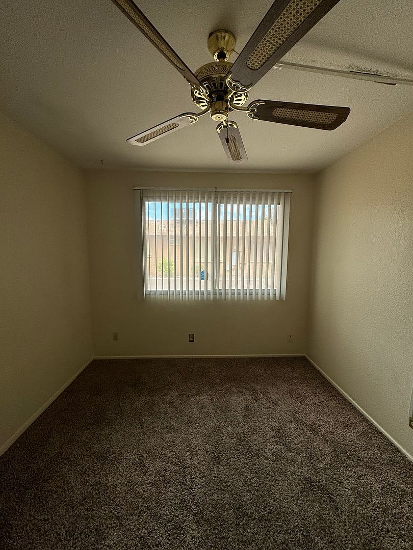 1153 E Vaughn St photo 3