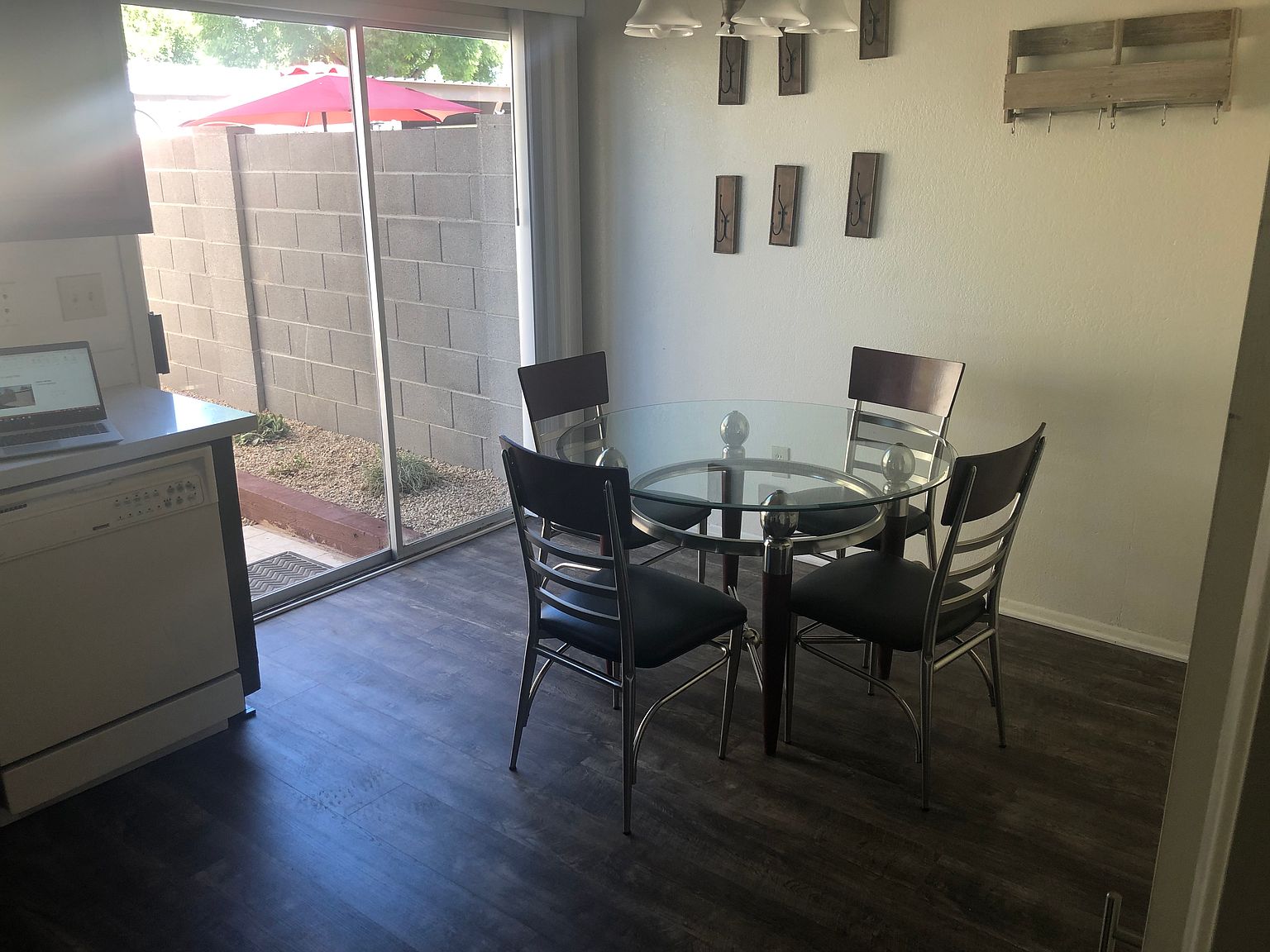 1009 E Bendix Dr photo 3
