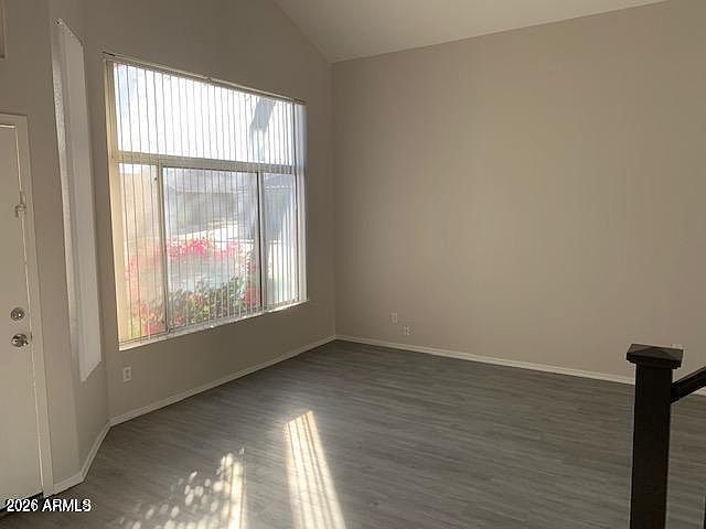 442 W El Freda Rd Tempe, AZ 85284 photo 5