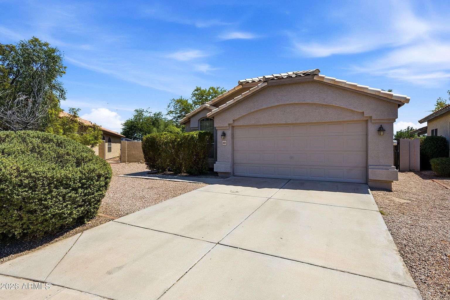 1025 W Jeanine Dr