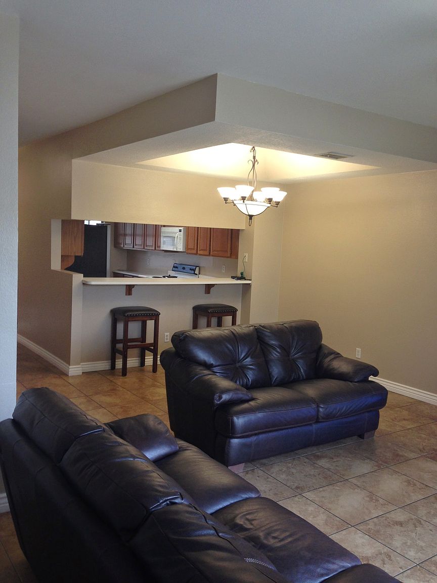 3921 W Ivanhoe St photo 2