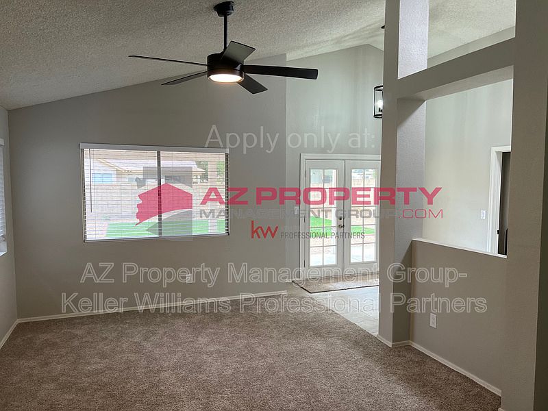 3837 W Elgin St photo 3