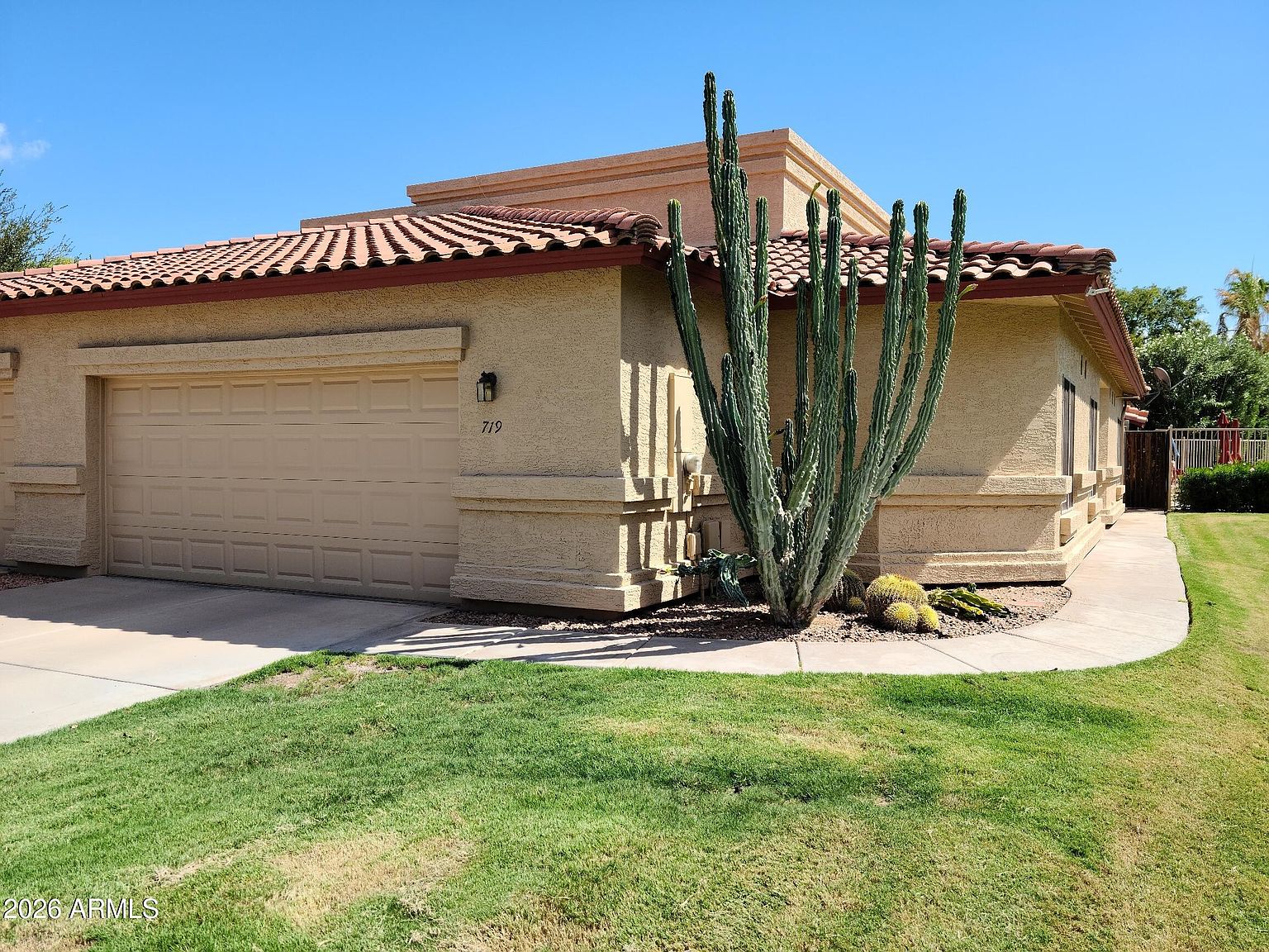 719 N TANGERINE Drive photo 2