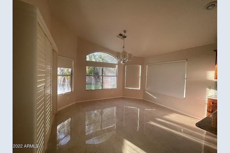 4602 W Carla Vista Dr photo 3