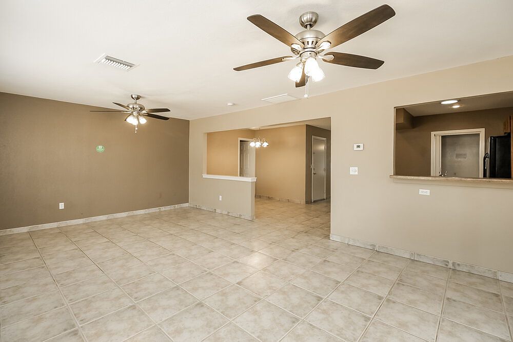 6332 W Laredo St photo 5