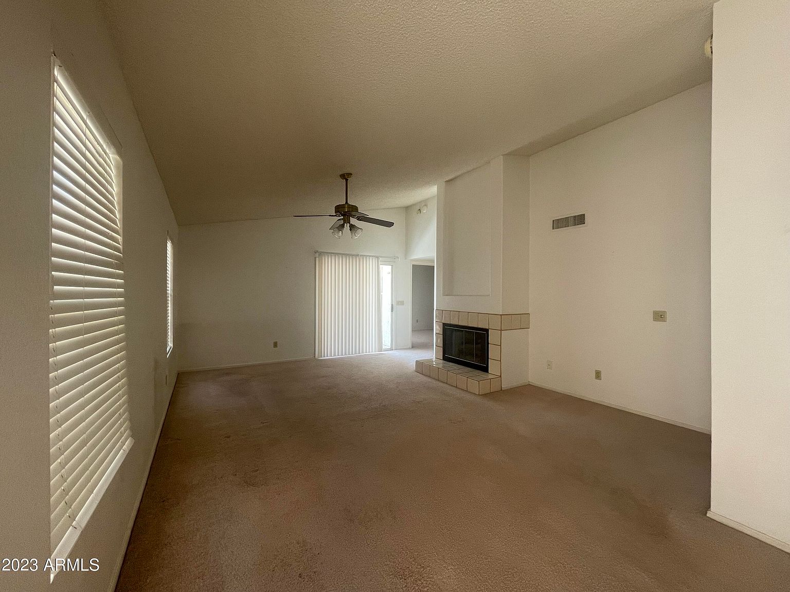 2915 E Amber Ridge Way photo 5