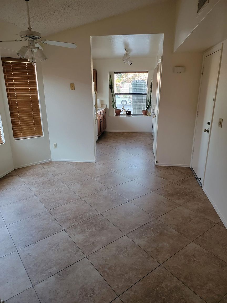 3866 E Bighorn Ave photo 2
