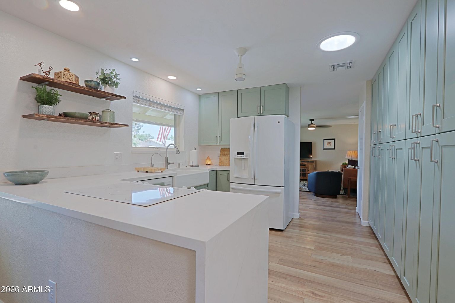 703 E Auburn Dr Tempe, AZ 85283 photo 2