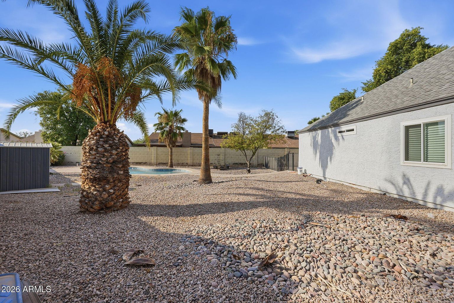 1735 E Stephens Dr photo 2