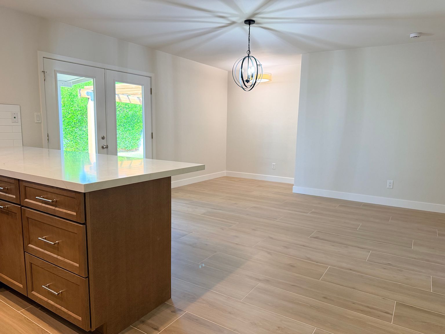 2108 E Gemini Dr photo 4