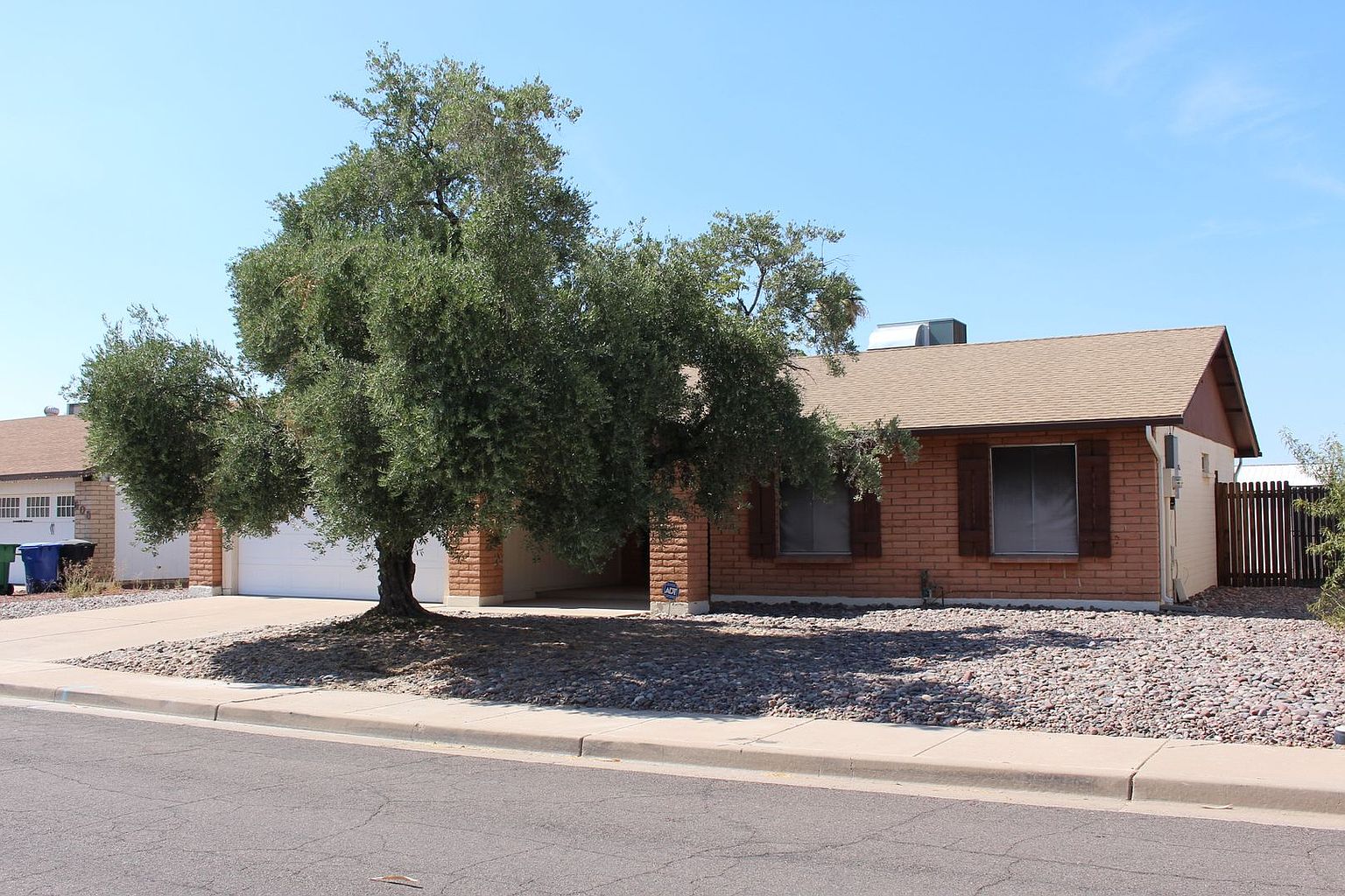 602 W Kilarea Ave Mesa, AZ 85210 photo 3