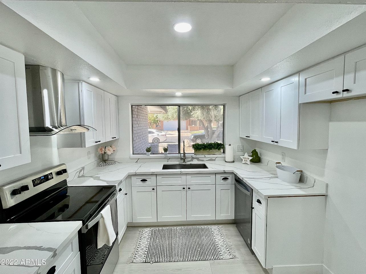 2929 S Estrella Cir photo 2