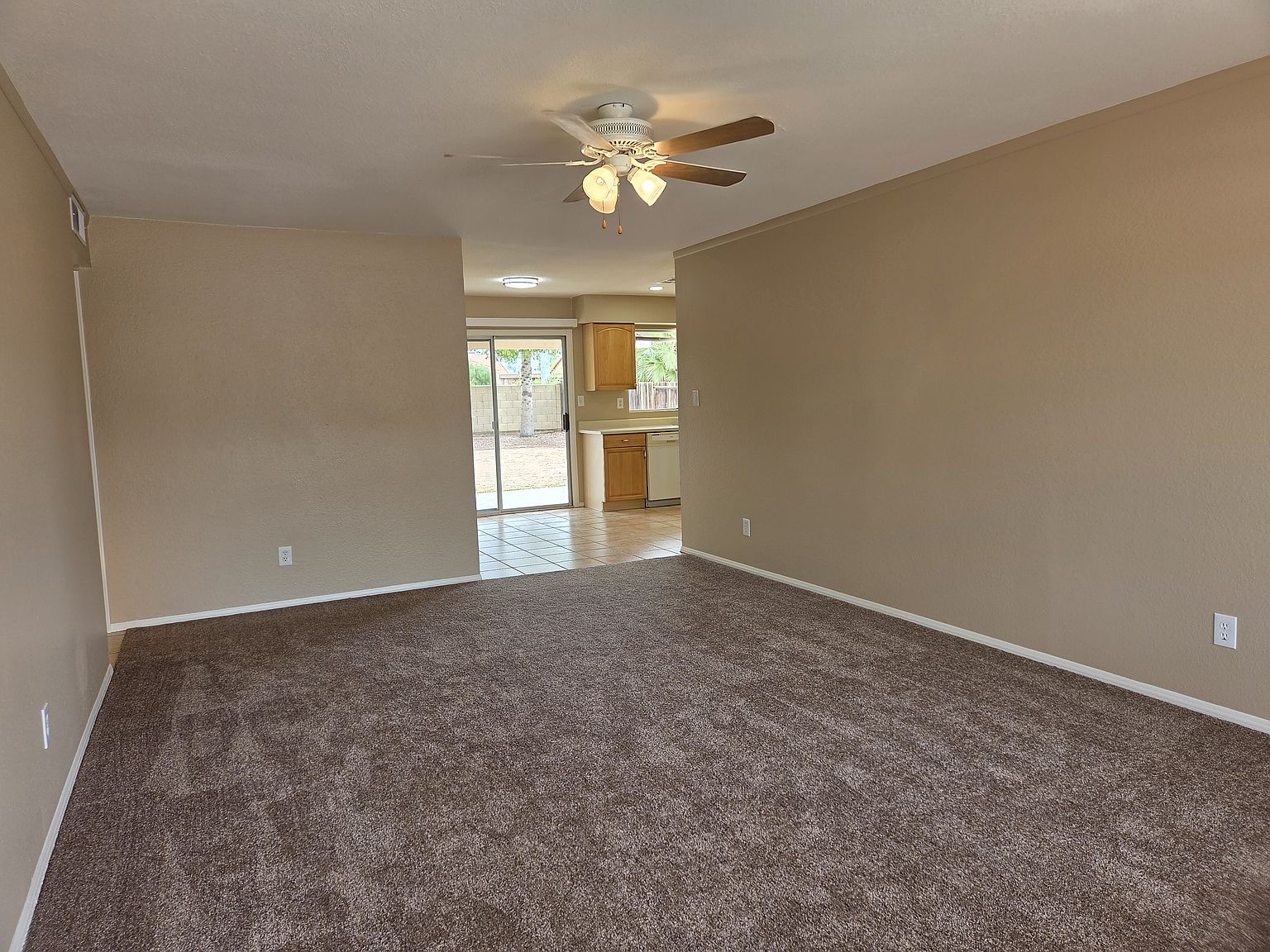 2334 W Olla Ave photo 3