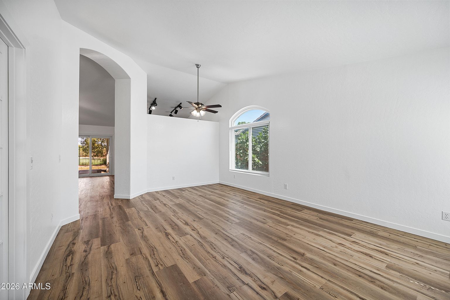 1331 N Kingston St photo 2