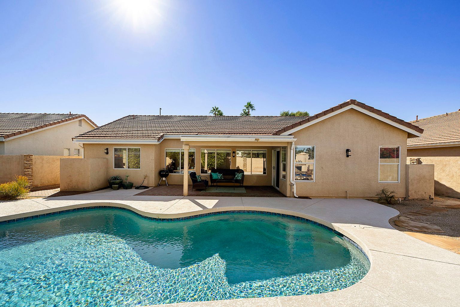 842 W Cooley Dr photo 3