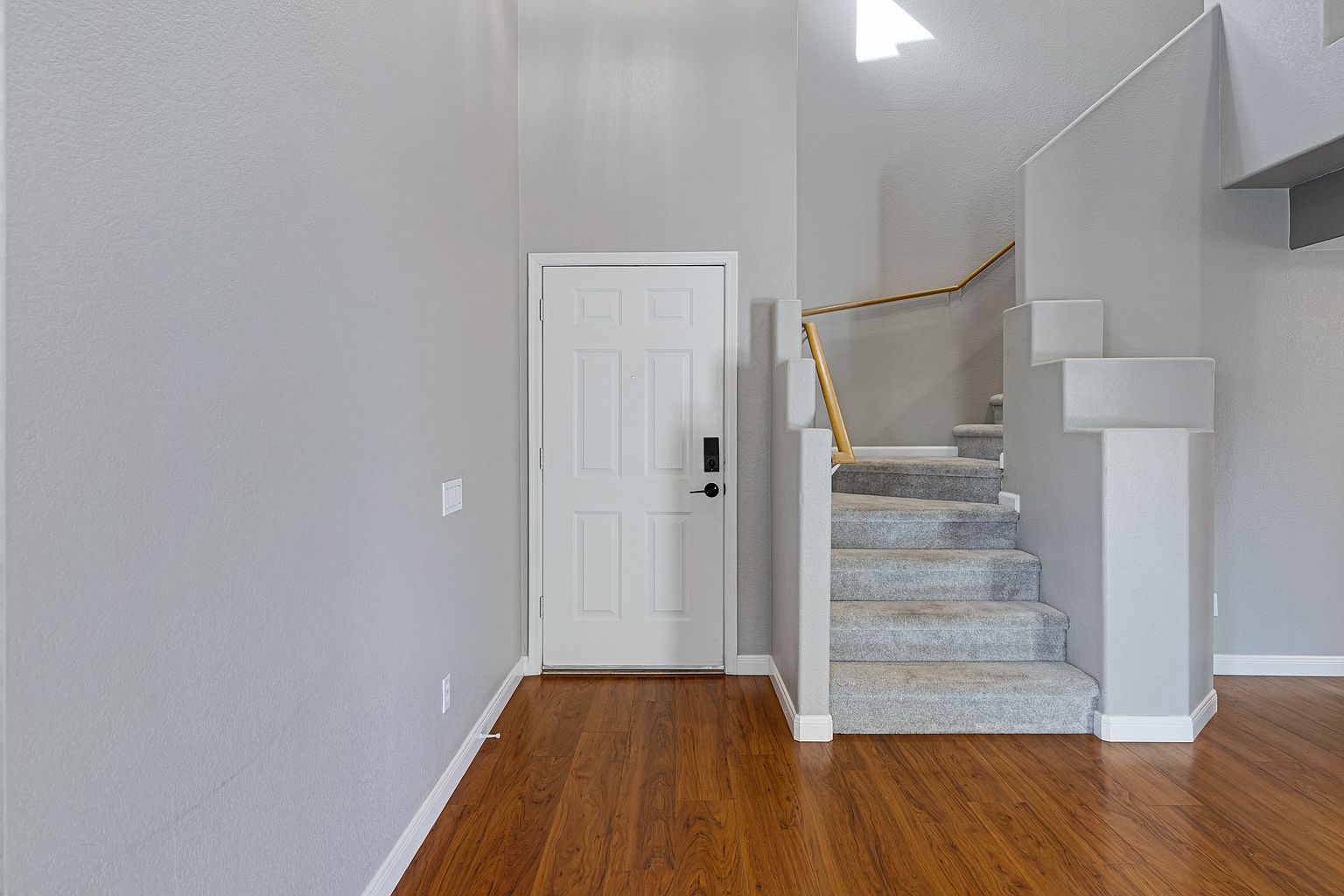 250 W Juniper Ave photo 3