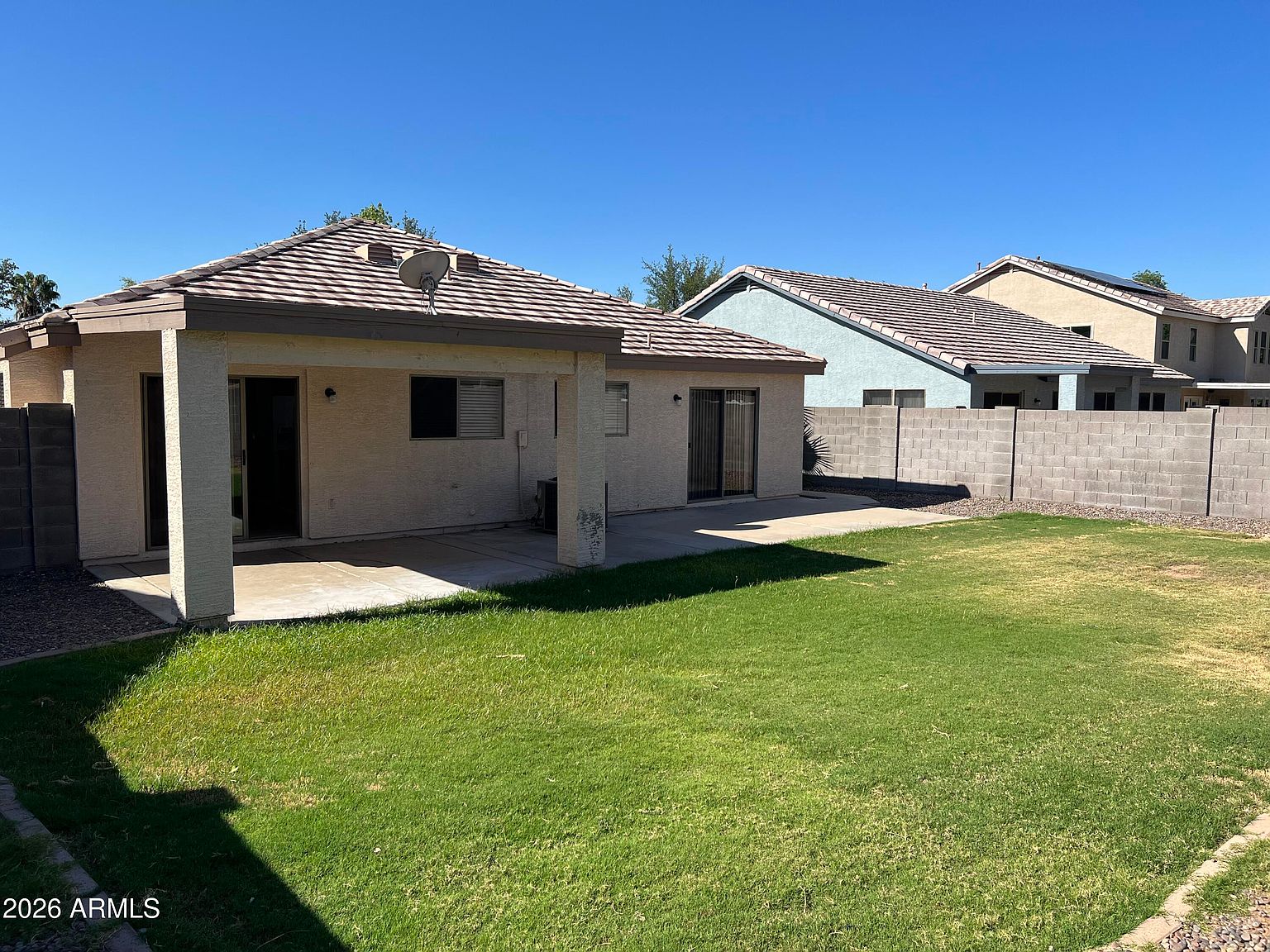 434 W Fabens Ln photo 3