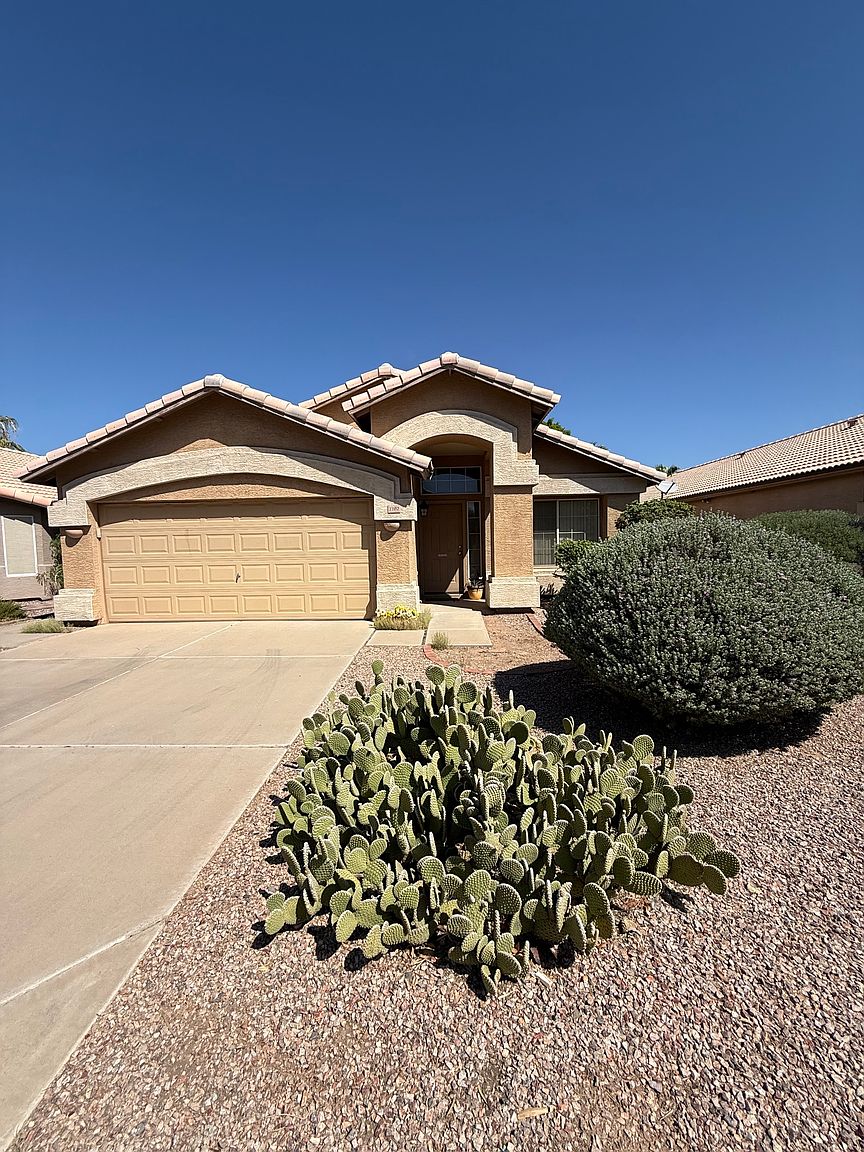 1102 W Heather Ave photo 3