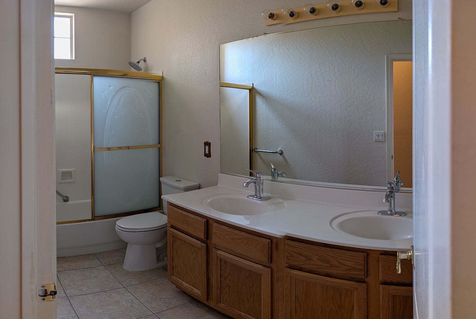 1493 W Chilton Ave photo 5