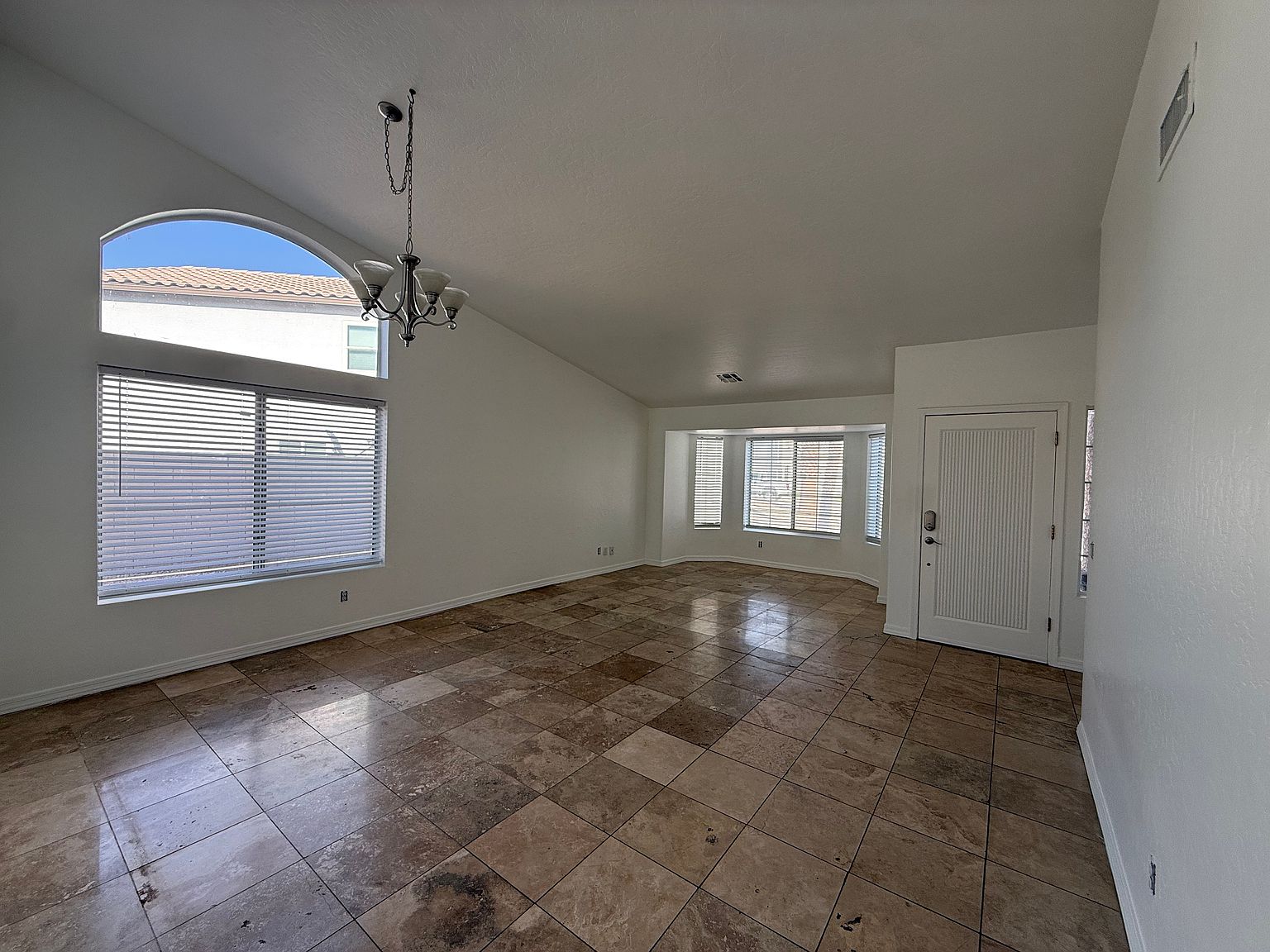 678 N Sunway Dr photo 2