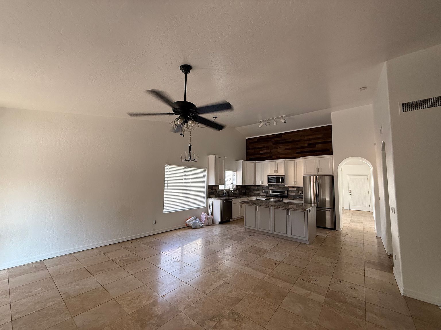 678 N Sunway Dr photo 4