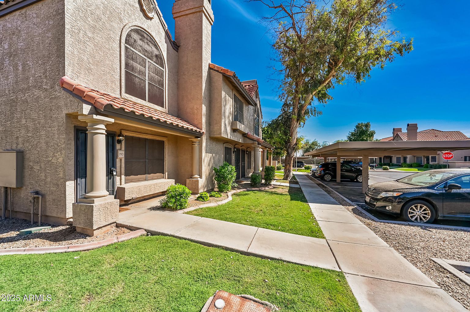 3491 N Arizona Ave photo 2