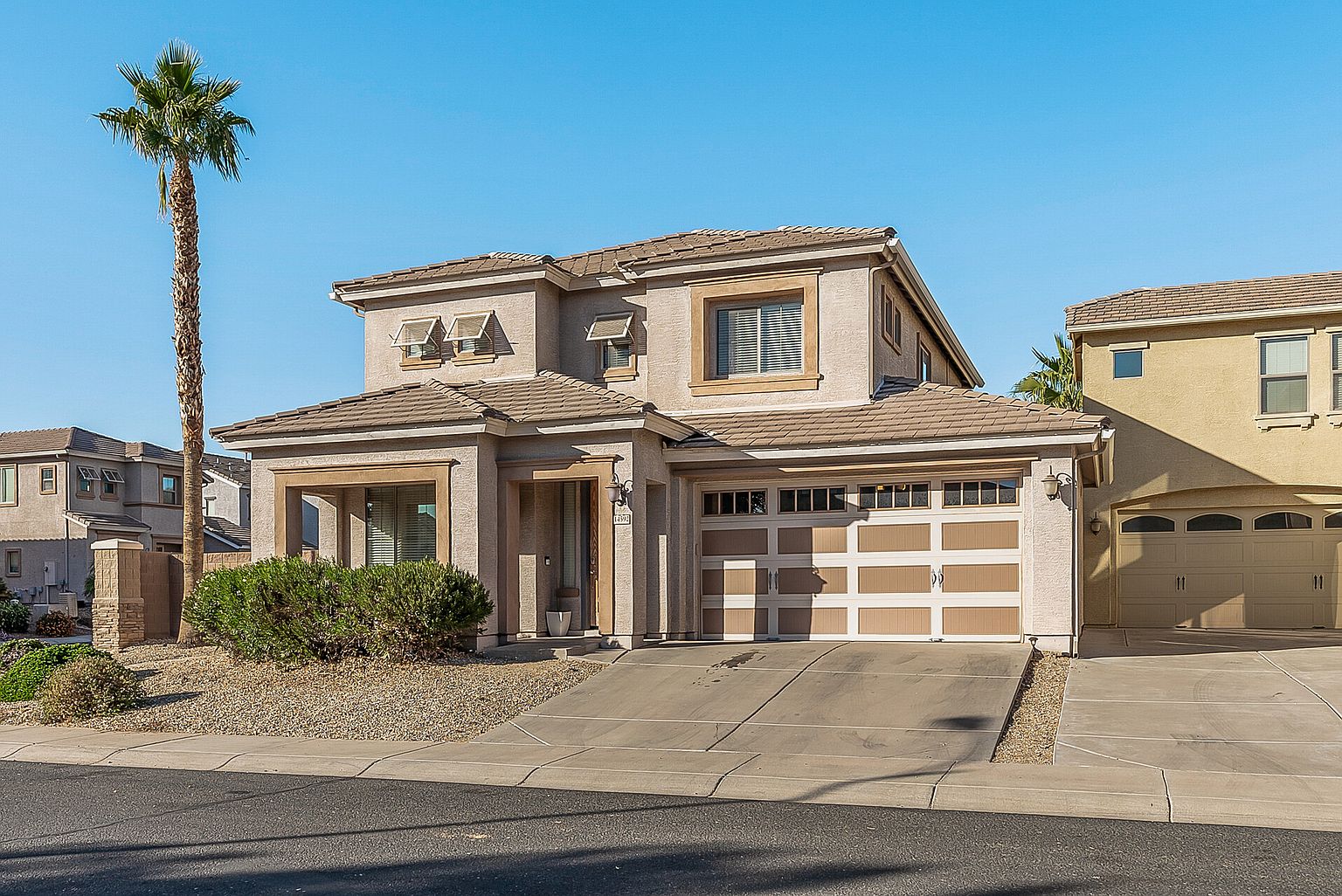 14592 W Acapulco Ln photo 2
